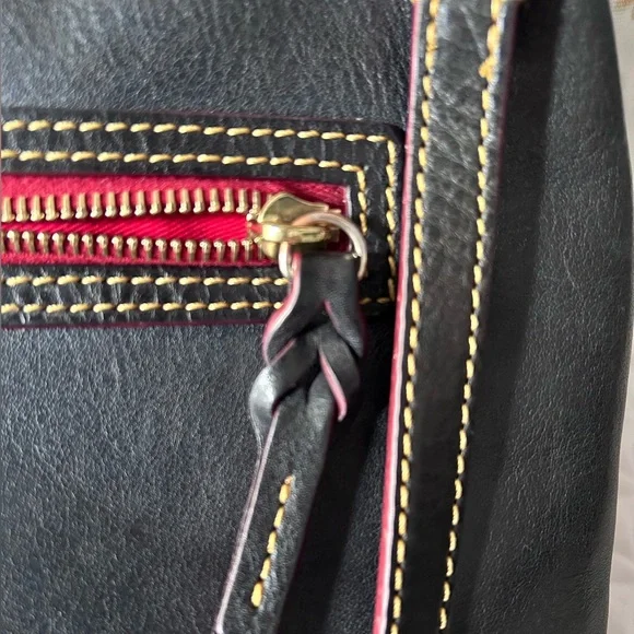 DOONEY & BOURKE FLORENTINE BLACK LEATHER SHOULDER BAG Sleek polished leather - Picture 15 of 16